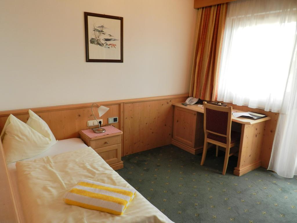 קיצביהל Hotel Hubertus Mit Erlebnislandgasthof Reitherwirt חדר תמונה